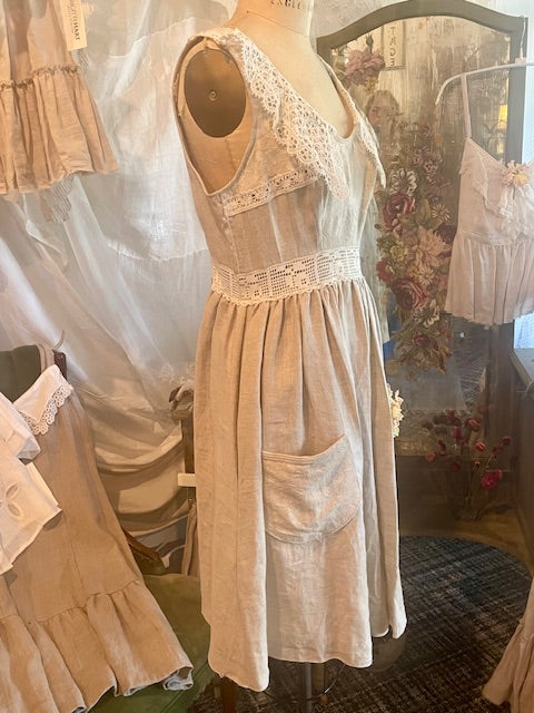 UPCYCLED LINEN DRESS WITH ANTIQUE LACE COLLAR