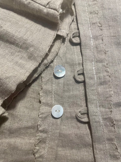 UPCYCLED COTTAGE BLOUSE IN LINEN AND LACE