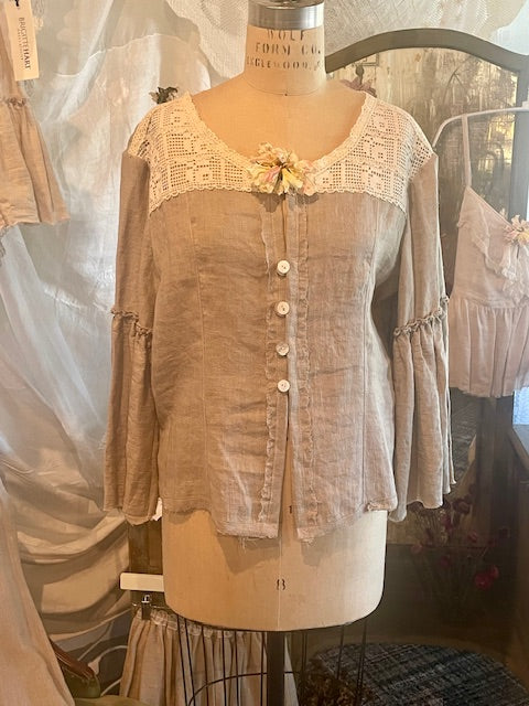 UPCYCLED COTTAGE BLOUSE IN LINEN AND LACE