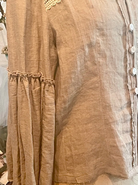 UPCYCLED COTTAGE BLOUSE IN LINEN AND LACE