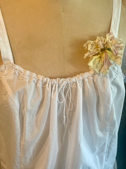COTTON CAMI WITH VINTAGE LACE