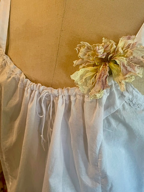 COTTON CAMI WITH VINTAGE LACE