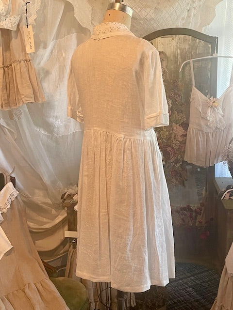 Simple Linen Dress with Antique Lace Collar