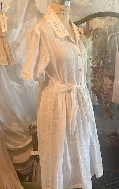Simple Linen Dress with Antique Lace Collar