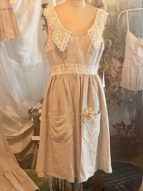 UPCYCLED LINEN DRESS WITH ANTIQUE LACE COLLAR