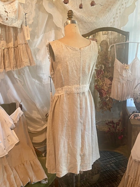 UPCYCLED LINEN DRESS WITH ANTIQUE LACE COLLAR