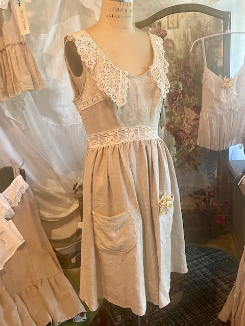 UPCYCLED LINEN DRESS WITH ANTIQUE LACE COLLAR