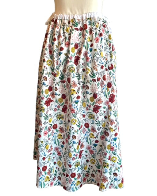 Tie-Waist Skirt with Side Slits in Cotton Garden Party Print