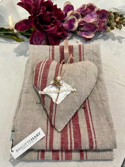 French Country Towel Set with Heart Sachet